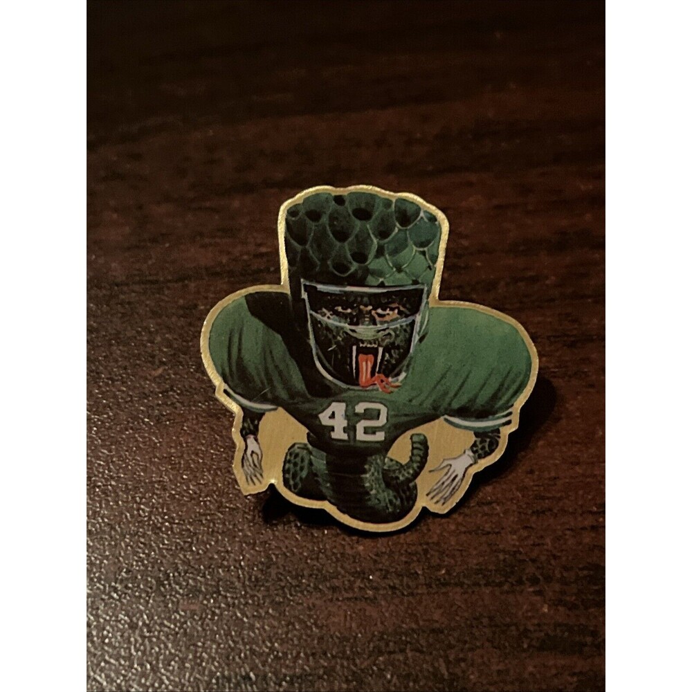 Vintage Coca-Cola NFL Monsters Of The Gridiron Ronnie “The Rattler” Lott Pin‎